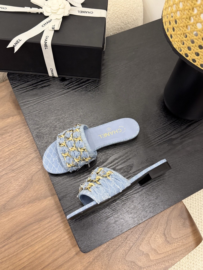 Ch**el slippers